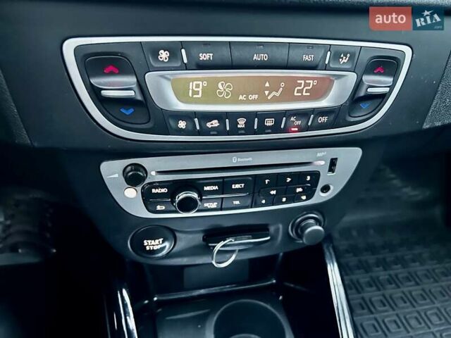 Серый Рено Меган, объемом двигателя 1.5 л и пробегом 248 тыс. км за 8300 $, фото 22 на Automoto.ua