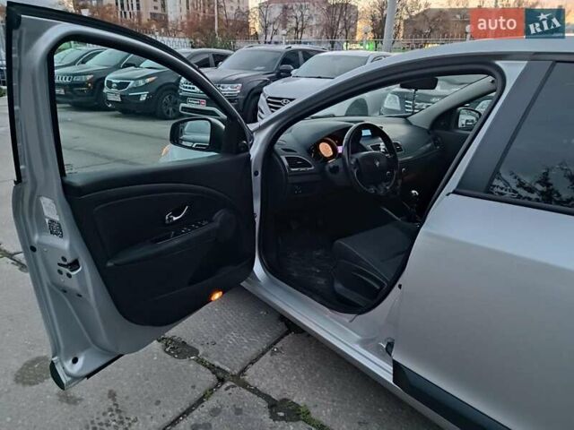 Серый Рено Меган, объемом двигателя 1.5 л и пробегом 269 тыс. км за 7590 $, фото 13 на Automoto.ua