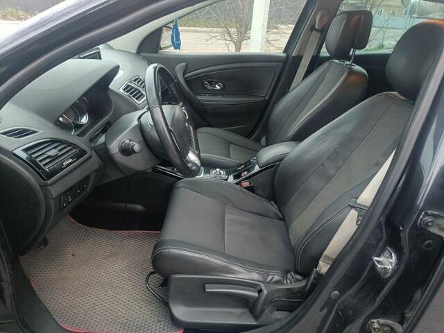 Серый Рено Меган, объемом двигателя 1.5 л и пробегом 297 тыс. км за 5900 $, фото 6 на Automoto.ua