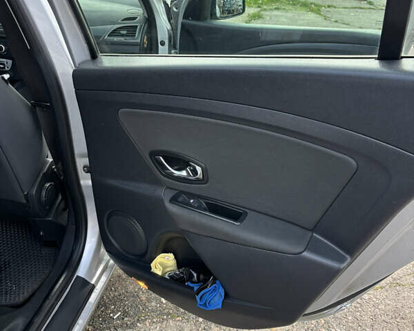 Серый Рено Меган, объемом двигателя 1.46 л и пробегом 298 тыс. км за 7500 $, фото 12 на Automoto.ua