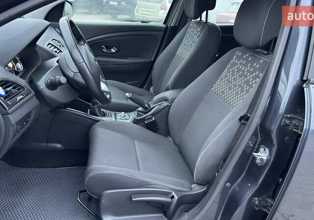 Серый Рено Меган, объемом двигателя 1.46 л и пробегом 183 тыс. км за 8100 $, фото 59 на Automoto.ua