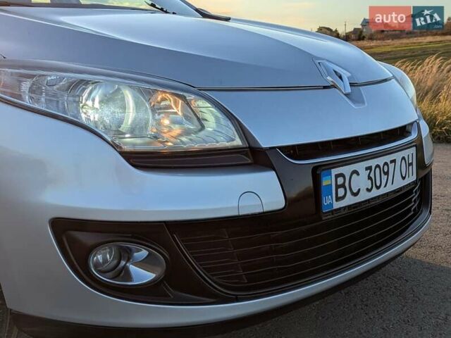 Серый Рено Меган, объемом двигателя 1.5 л и пробегом 224 тыс. км за 6995 $, фото 2 на Automoto.ua