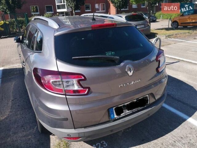 Серый Рено Меган, объемом двигателя 0 л и пробегом 148 тыс. км за 3781 $, фото 4 на Automoto.ua