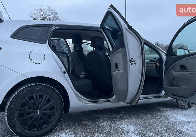 Серый Рено Меган, объемом двигателя 1.46 л и пробегом 272 тыс. км за 6500 $, фото 56 на Automoto.ua