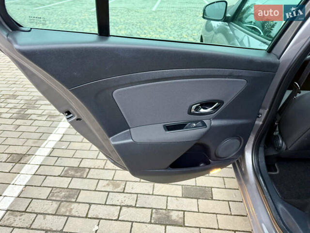 Серый Рено Меган, объемом двигателя 1.6 л и пробегом 176 тыс. км за 9200 $, фото 24 на Automoto.ua