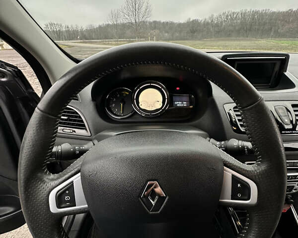 Серый Рено Меган, объемом двигателя 1.5 л и пробегом 229 тыс. км за 9200 $, фото 24 на Automoto.ua