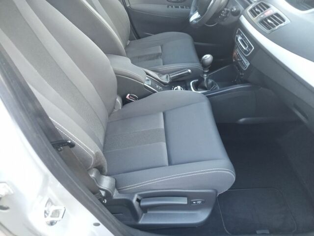 Серый Рено Меган, объемом двигателя 1.5 л и пробегом 280 тыс. км за 8300 $, фото 12 на Automoto.ua