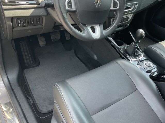 Серый Рено Меган, объемом двигателя 1.5 л и пробегом 259 тыс. км за 8900 $, фото 5 на Automoto.ua