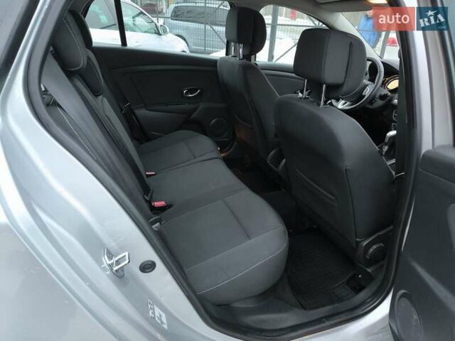 Сірий Рено Меган, об'ємом двигуна 1.46 л та пробігом 185 тис. км за 8200 $, фото 26 на Automoto.ua