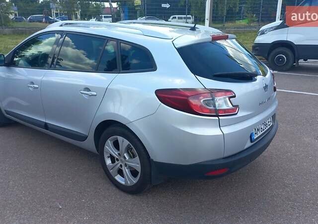 Серый Рено Меган, объемом двигателя 1.46 л и пробегом 203 тыс. км за 7500 $, фото 1 на Automoto.ua