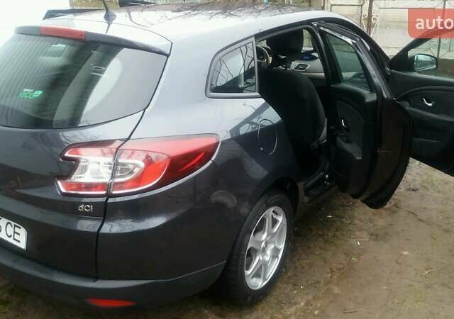 Серый Рено Меган, объемом двигателя 1.5 л и пробегом 199 тыс. км за 6700 $, фото 5 на Automoto.ua