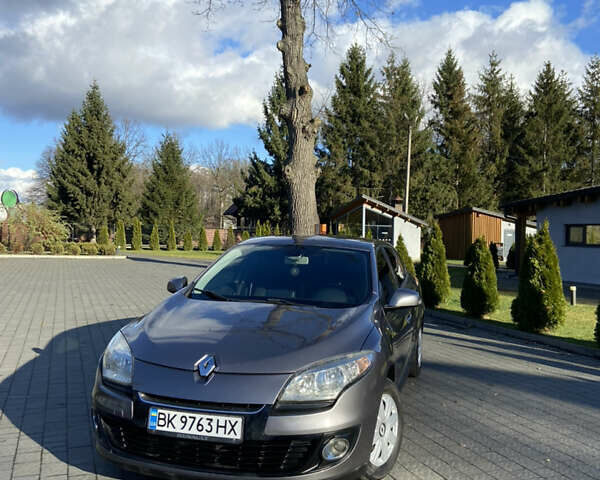 Сірий Рено Меган, об'ємом двигуна 1.46 л та пробігом 333 тис. км за 6400 $, фото 14 на Automoto.ua