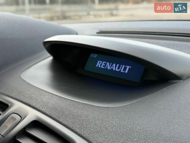 Серый Рено Меган, объемом двигателя 1.6 л и пробегом 235 тыс. км за 7850 $, фото 54 на Automoto.ua