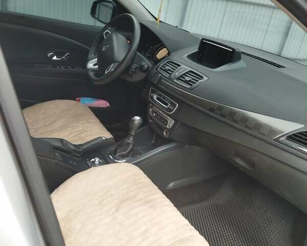 Серый Рено Меган, объемом двигателя 1.5 л и пробегом 280 тыс. км за 7200 $, фото 29 на Automoto.ua