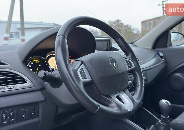 Серый Рено Меган, объемом двигателя 1.46 л и пробегом 183 тыс. км за 8450 $, фото 64 на Automoto.ua