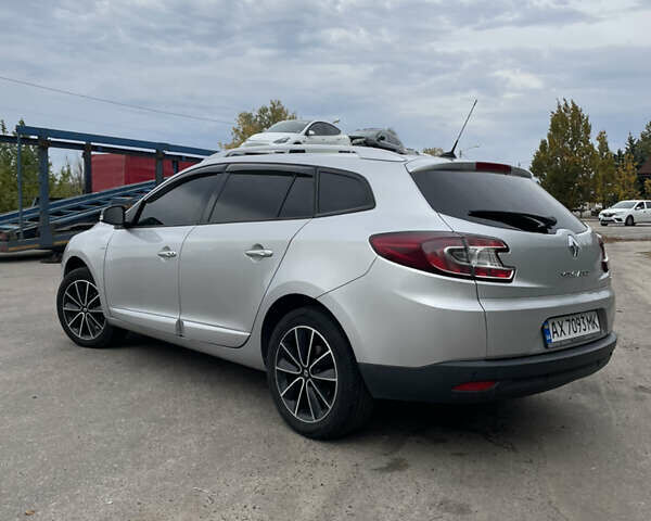 Рено Меган 2012 в Харькове на Automoto.ua Серый Рено Меган, объемом двигателя 1.46 л и пробегом 298 тыс. км за 7500 $, фото 3 на Automoto.ua