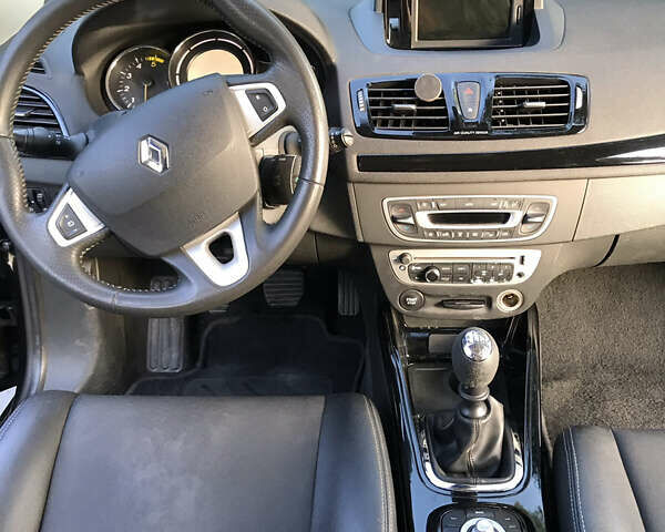 Серый Рено Меган, объемом двигателя 1.46 л и пробегом 220 тыс. км за 8500 $, фото 8 на Automoto.ua