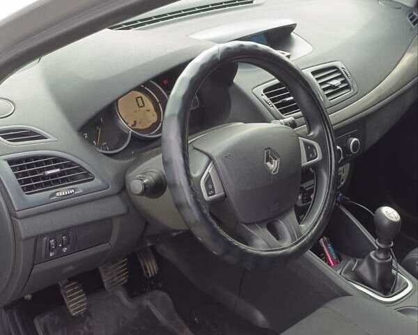 Серый Рено Меган, объемом двигателя 1.46 л и пробегом 270 тыс. км за 6600 $, фото 5 на Automoto.ua