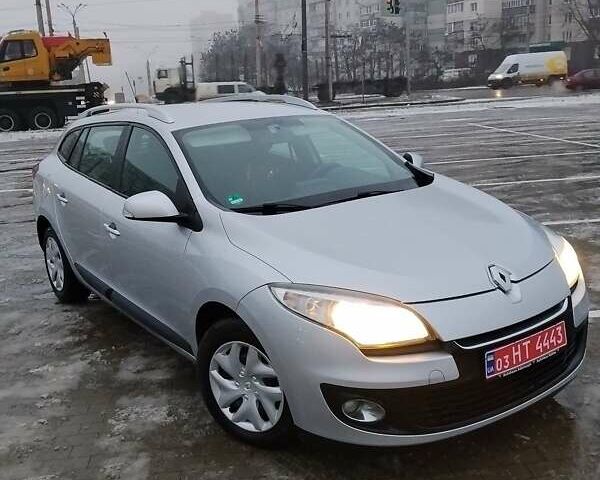 Серый Рено Меган, объемом двигателя 1.46 л и пробегом 239 тыс. км за 7200 $, фото 1 на Automoto.ua