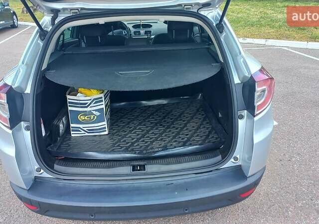 Серый Рено Меган, объемом двигателя 1.46 л и пробегом 203 тыс. км за 7500 $, фото 15 на Automoto.ua