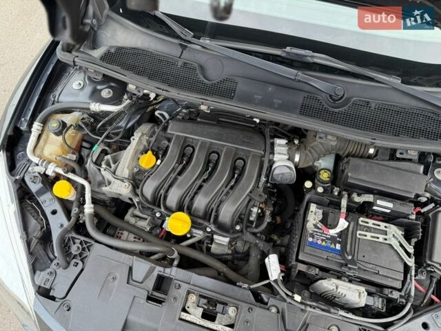 Серый Рено Меган, объемом двигателя 1.6 л и пробегом 235 тыс. км за 7850 $, фото 57 на Automoto.ua