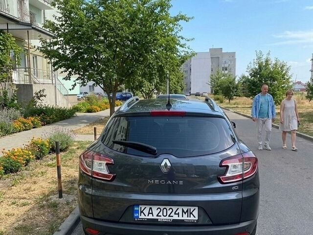 Серый Рено Меган, объемом двигателя 1.46 л и пробегом 275 тыс. км за 7800 $, фото 2 на Automoto.ua