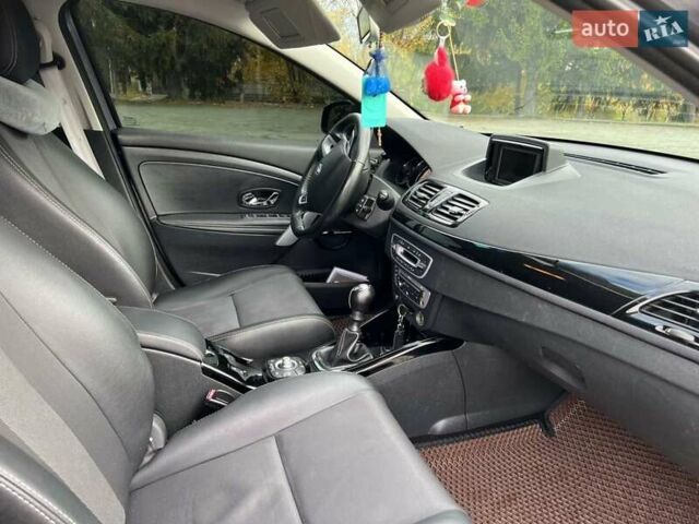Серый Рено Меган, объемом двигателя 1.46 л и пробегом 257 тыс. км за 8850 $, фото 19 на Automoto.ua