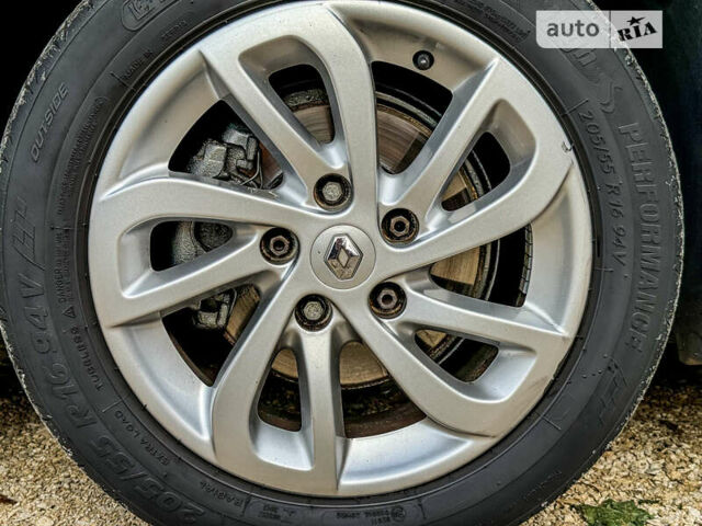 Серый Рено Меган, объемом двигателя 1.5 л и пробегом 190 тыс. км за 8450 $, фото 80 на Automoto.ua