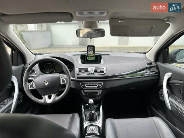 Серый Рено Меган, объемом двигателя 1.46 л и пробегом 292 тыс. км за 7800 $, фото 21 на Automoto.ua