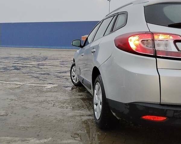 Серый Рено Меган, объемом двигателя 1.46 л и пробегом 239 тыс. км за 7200 $, фото 5 на Automoto.ua