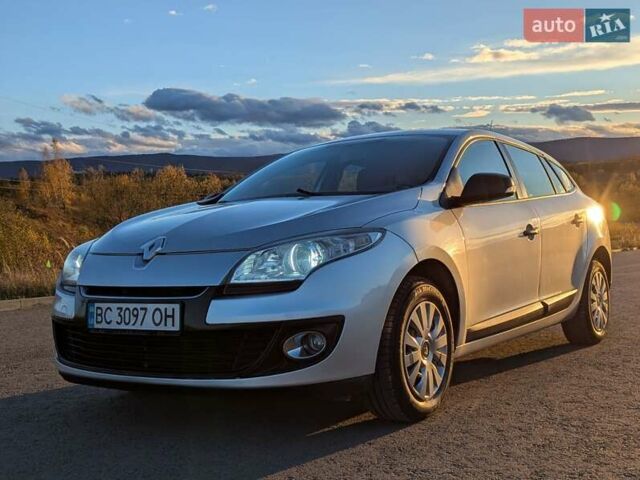 Серый Рено Меган, объемом двигателя 1.5 л и пробегом 224 тыс. км за 6995 $, фото 7 на Automoto.ua