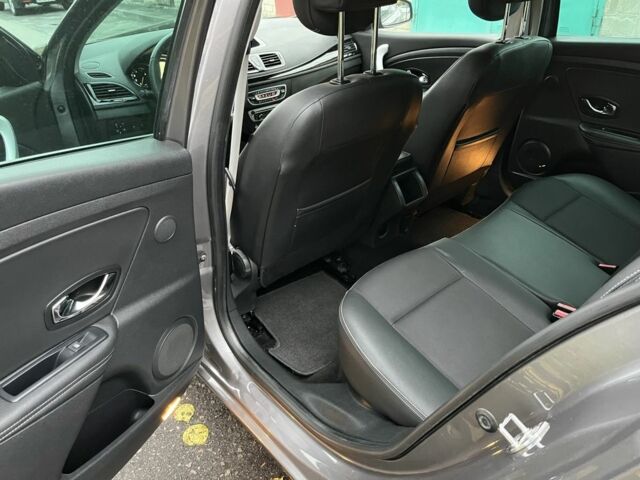 Серый Рено Меган, объемом двигателя 1.5 л и пробегом 275 тыс. км за 8999 $, фото 9 на Automoto.ua