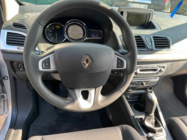 Серый Рено Меган, объемом двигателя 1.5 л и пробегом 226 тыс. км за 6900 $, фото 4 на Automoto.ua