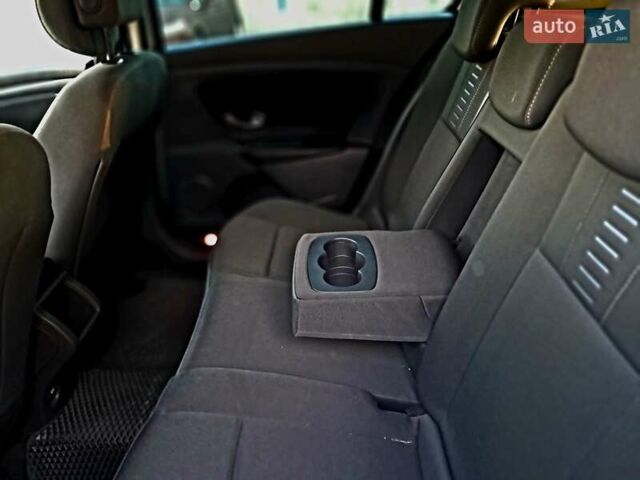Сірий Рено Меган, об'ємом двигуна 1.9 л та пробігом 266 тис. км за 6800 $, фото 17 на Automoto.ua