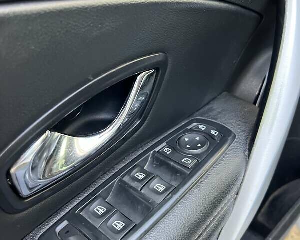 Сірий Рено Меган, об'ємом двигуна 1.6 л та пробігом 266 тис. км за 6300 $, фото 33 на Automoto.ua