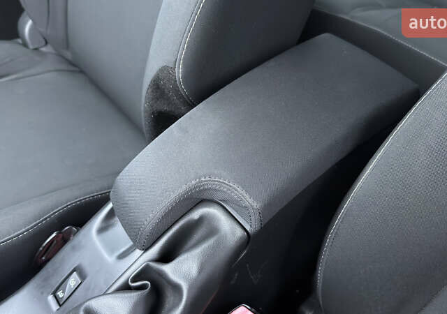Серый Рено Меган, объемом двигателя 1.46 л и пробегом 183 тыс. км за 8100 $, фото 76 на Automoto.ua