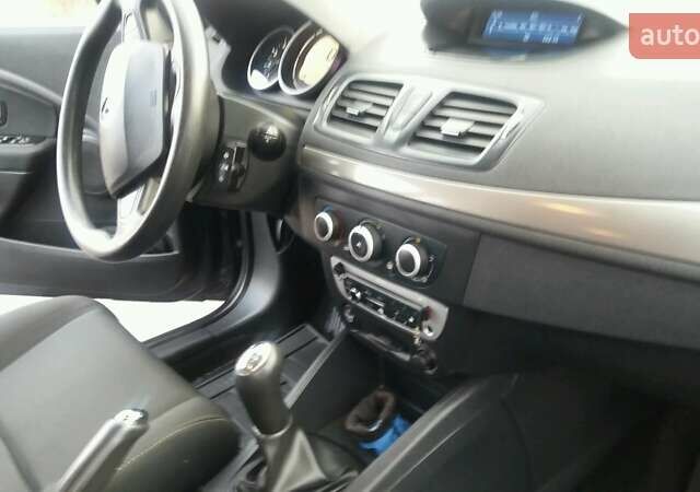 Сірий Рено Меган, об'ємом двигуна 1.5 л та пробігом 199 тис. км за 6700 $, фото 45 на Automoto.ua