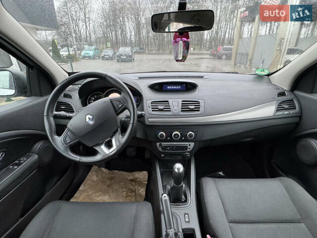 Сірий Рено Меган, об'ємом двигуна 1.6 л та пробігом 154 тис. км за 7650 $, фото 11 на Automoto.ua