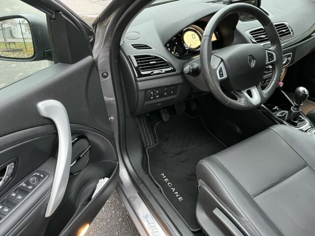 Серый Рено Меган, объемом двигателя 1.5 л и пробегом 275 тыс. км за 8999 $, фото 8 на Automoto.ua