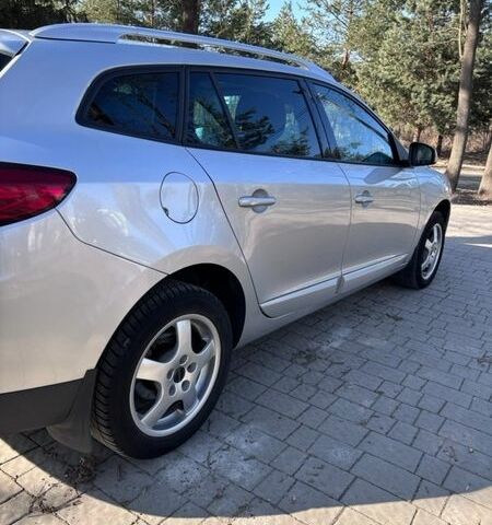 Серый Рено Меган, объемом двигателя 1.5 л и пробегом 235 тыс. км за 7950 $, фото 21 на Automoto.ua