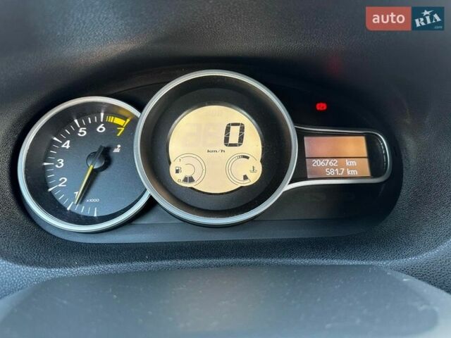Серый Рено Меган, объемом двигателя 1.6 л и пробегом 206 тыс. км за 8199 $, фото 35 на Automoto.ua