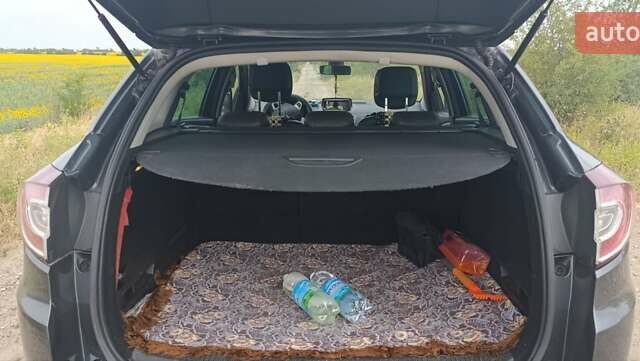 Серый Рено Меган, объемом двигателя 1.46 л и пробегом 245 тыс. км за 8250 $, фото 4 на Automoto.ua