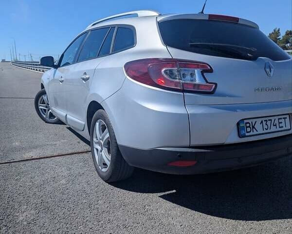 Серый Рено Меган, объемом двигателя 1.46 л и пробегом 283 тыс. км за 8000 $, фото 11 на Automoto.ua