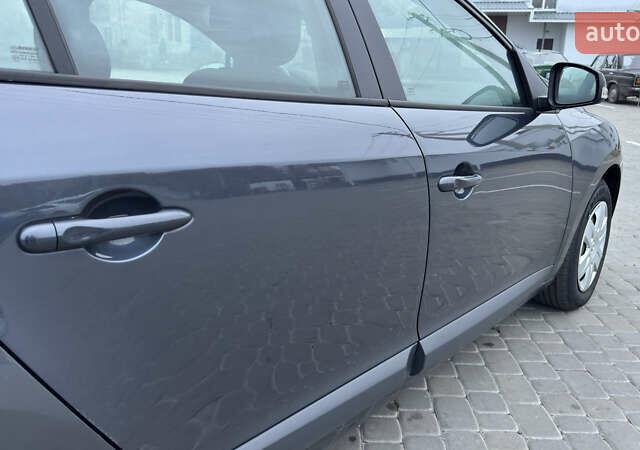 Серый Рено Меган, объемом двигателя 1.46 л и пробегом 183 тыс. км за 8100 $, фото 33 на Automoto.ua