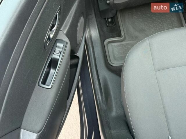 Серый Рено Меган, объемом двигателя 1.6 л и пробегом 235 тыс. км за 7850 $, фото 38 на Automoto.ua