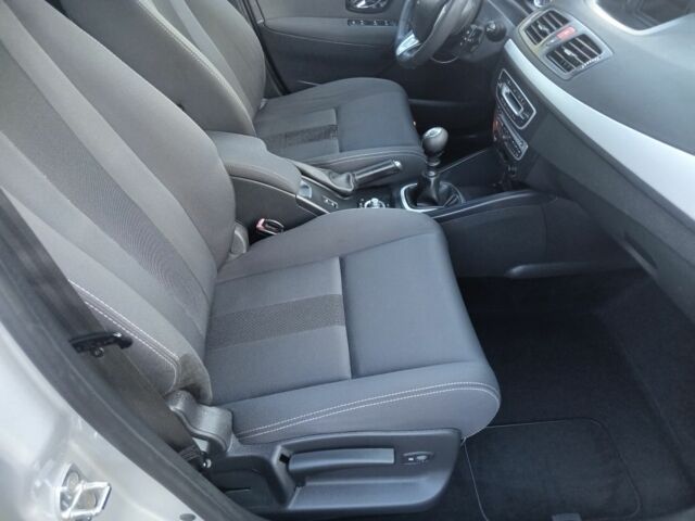 Серый Рено Меган, объемом двигателя 1.5 л и пробегом 280 тыс. км за 8300 $, фото 8 на Automoto.ua