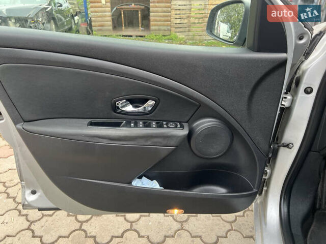 Сірий Рено Меган, об'ємом двигуна 1.5 л та пробігом 300 тис. км за 7400 $, фото 12 на Automoto.ua