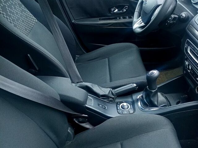 Серый Рено Меган, объемом двигателя 1.5 л и пробегом 180 тыс. км за 6700 $, фото 5 на Automoto.ua