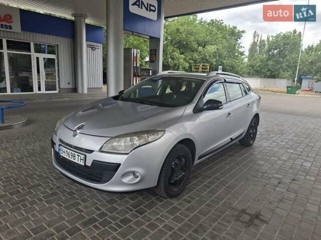 Рено Меган 2012 у Миколаєві на Automoto.ua Сірий Рено Меган, об'ємом двигуна 1.46 л та пробігом 323 тис. км за 7599 $, фото 12 на Automoto.ua