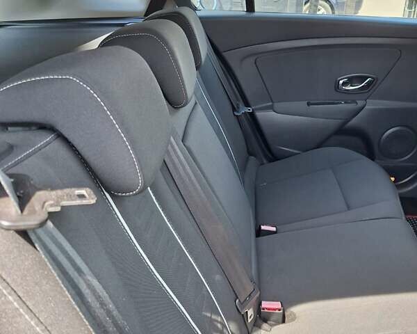 Сірий Рено Меган, об'ємом двигуна 1.5 л та пробігом 219 тис. км за 7700 $, фото 16 на Automoto.ua